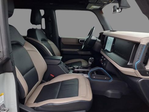 Used 2022 Ford Bronco Wildtrak image 15