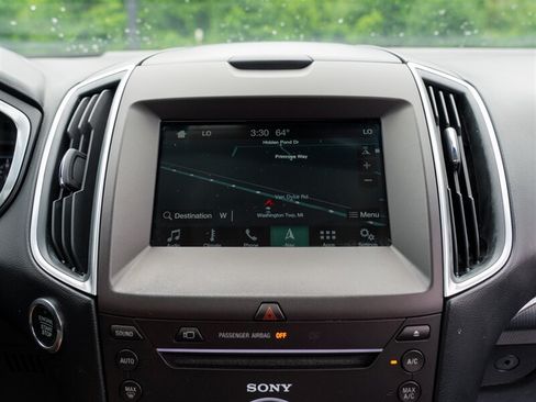 Used 2016 Ford Edge Titanium w/ Equipment Group 302A AWD/4WD image 32