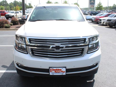 Used 2019 Chevrolet Tahoe Premier RWD image 3