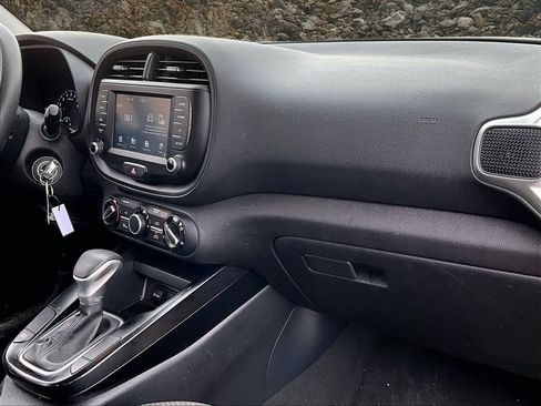 Used 2020 Kia Soul LX image 13
