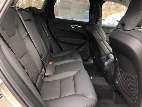 New 2026 Volvo XC60 B5 Plus w/ Protection Package Premier AWD/4WD image 34