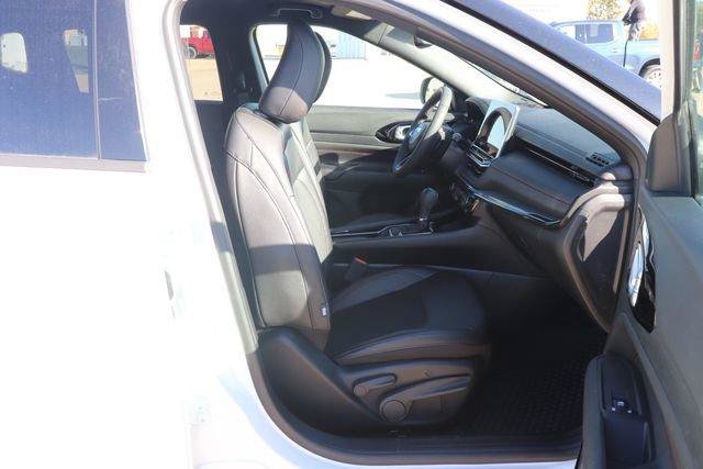 Used 2024 Jeep Compass Trailhawk w/ Trailer Tow Group AWD/4WD image 34