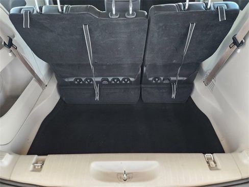 Certified 2024 Chrysler Pacifica Touring-L image 31