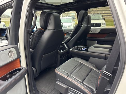 Certified 2024 Lincoln Navigator Black Label image 27