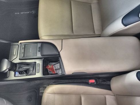 Used 2021 Lexus ES 350 w/ Premium Package FWD image 21