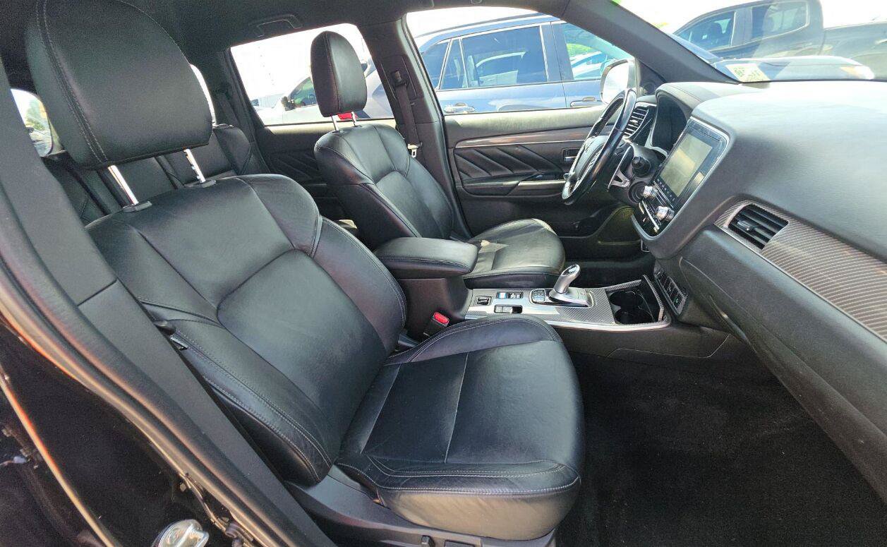 Used 2022 Mitsubishi Outlander LE AWD/4WD image 12