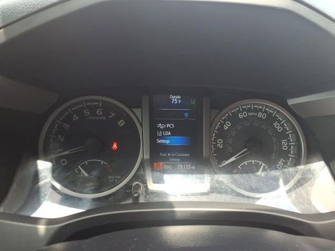 Used 2021 Toyota Tacoma SR5 RWD image 23
