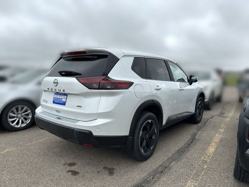 Used 2025 Nissan Rogue SV AWD/4WD image 3