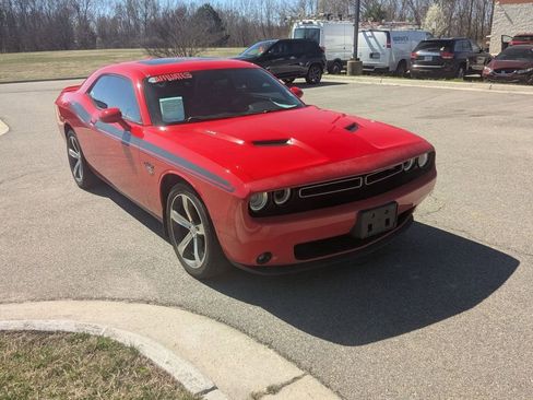 Used 2015 Dodge Challenger R/T Plus image 7