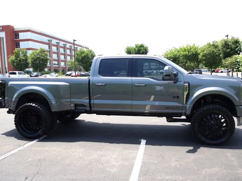 Used 2023 Ford F450 Lariat w/ Lariat Ultimate Package AWD/4WD image 27