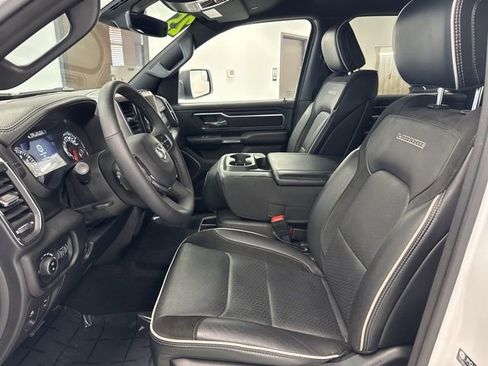 Used 2025 RAM 1500 Laramie image 15