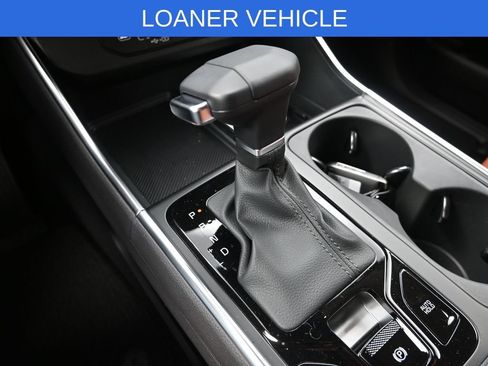 Used 2026 Kia Carnival EX FWD image 21