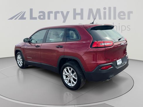 Used 2015 Jeep Cherokee Sport FWD image 3