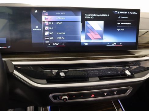 Used 2023 BMW X7 xDrive40i w/ Premium Package image 6