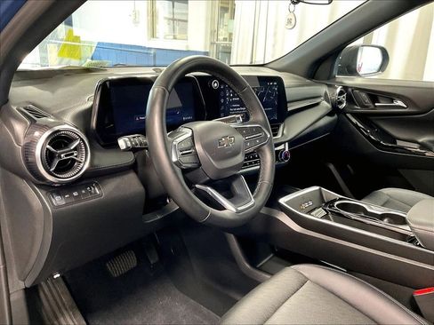Used 2025 Chevrolet Equinox LT w/ Convenience Package II AWD/4WD image 8