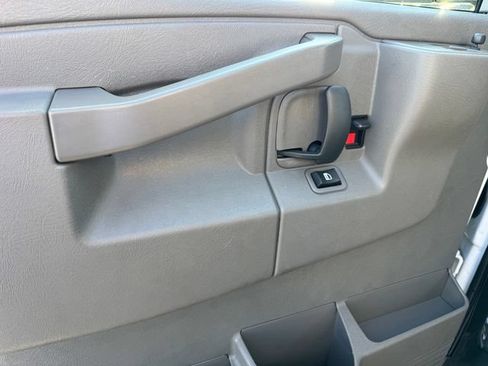 Used 2025 Chevrolet Express 3500 LT w/ LT Preferred Equipment Group RWD image 15
