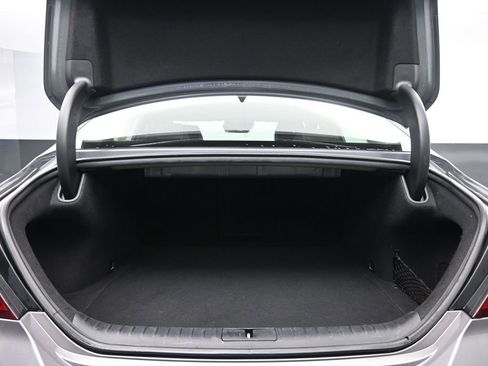 Used 2023 Genesis G70 2.0T image 31