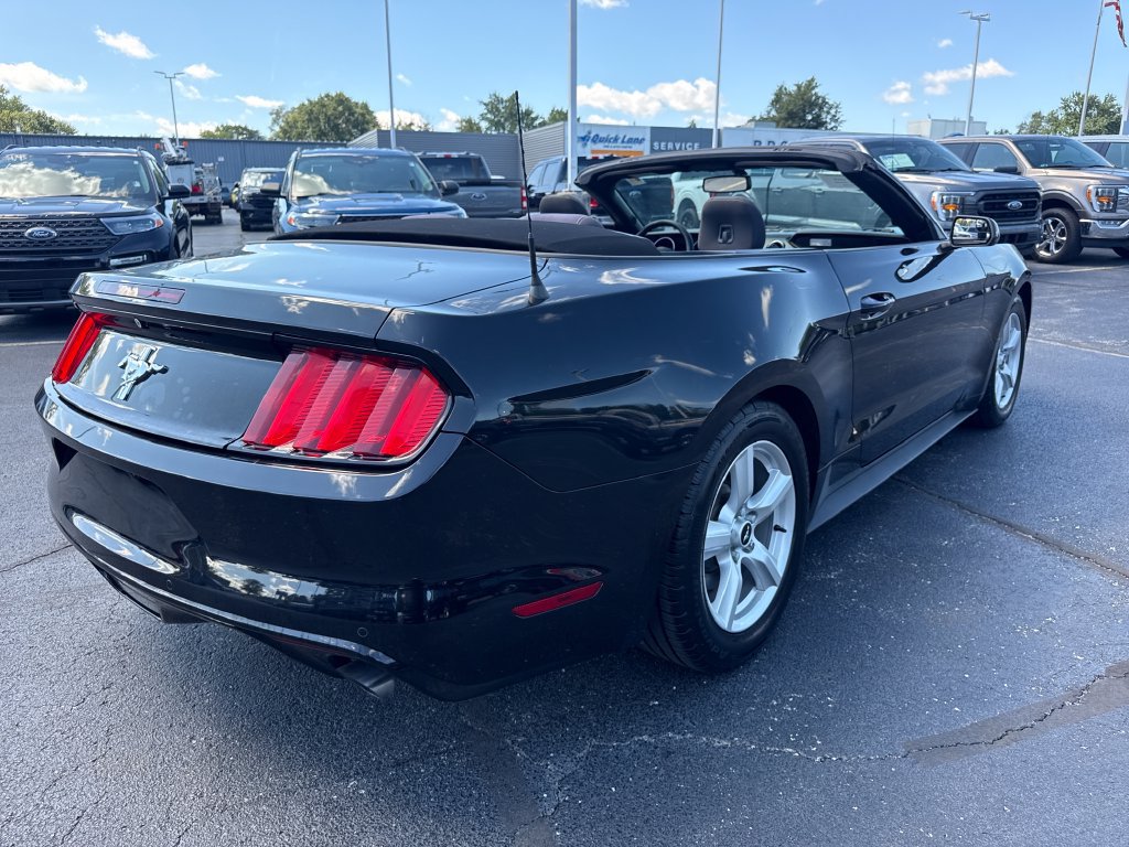 Used 2016 Ford Mustang Convertible RWD image 34
