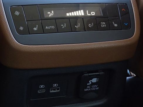 Used 2025 Nissan Pathfinder Platinum w/ Cargo Package AWD/4WD image 12