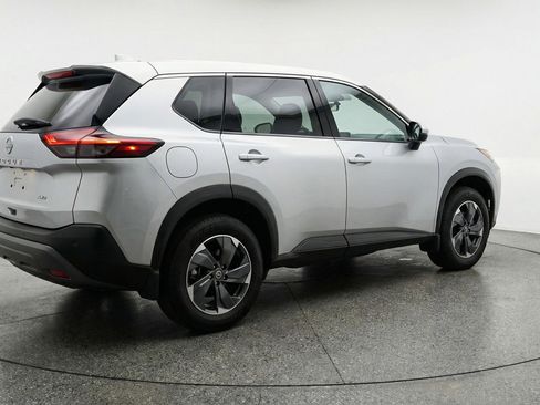 Used 2025 Nissan Rogue SV FWD image 9
