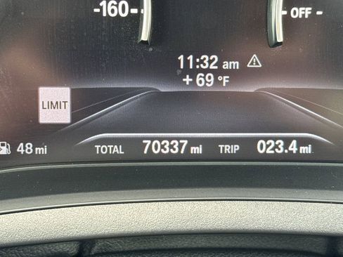 Used 2020 BMW 330i Sedan w/ M Sport Package image 29