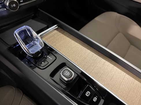 Certified 2026 Volvo XC60 B5 Plus AWD/4WD image 18