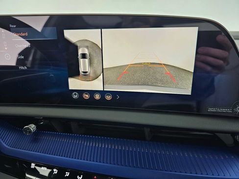 New 2026 Cadillac Optiq Luxury 1 image 27