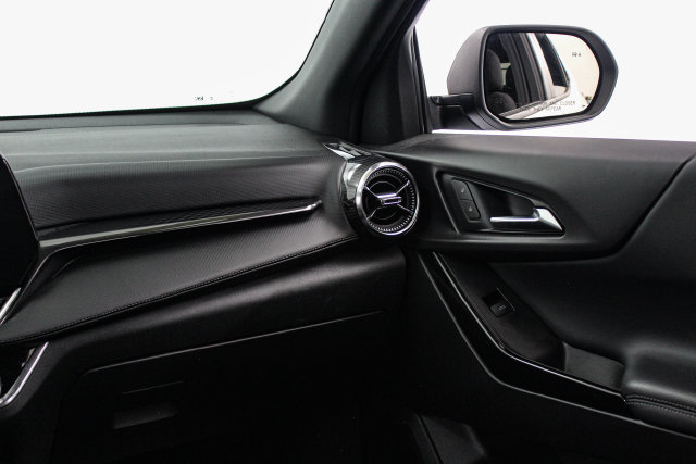 Used 2025 Chevrolet Equinox LT w/ Safety and Technology Package AWD/4WD image 20