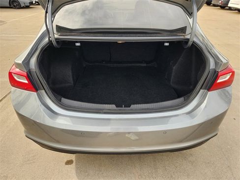 Used 2024 Chevrolet Malibu LT image 19
