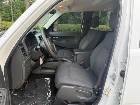 Used 2012 Jeep Liberty Sport RWD image 19