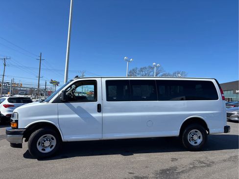 Used 2019 Chevrolet Express 3500 LT w/ LT Preferred Equipment Group image 6
