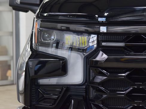 Used 2024 Chevrolet Silverado 1500 ZR2 image 12