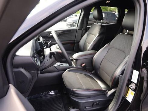 Certified 2025 Ford Escape ST-Line AWD/4WD image 8