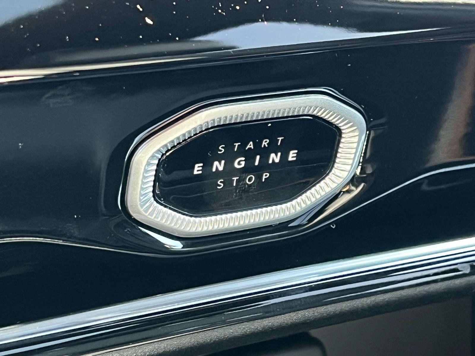 New 2026 Jeep Grand Cherokee Limited AWD/4WD image 16