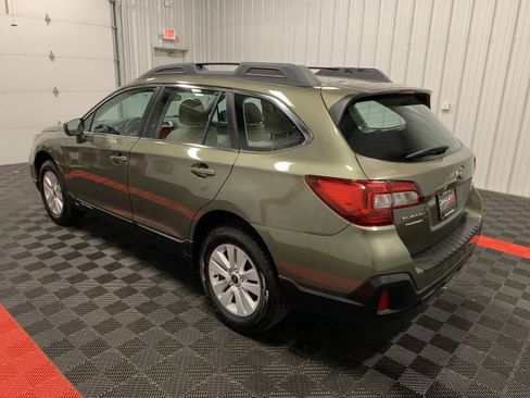 Used 2018 Subaru Outback 2.5i image 2