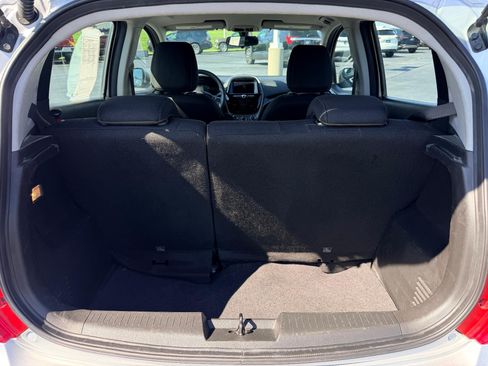 Used 2022 Chevrolet Spark LT FWD image 9