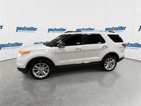 Used 2014 Ford Explorer XLT w/ Equipment Group 202A image 6