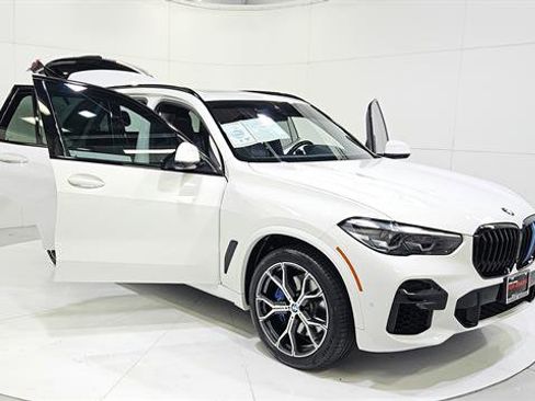 Used 2022 BMW X5 sDrive40i w/ M Sport Package RWD image 29