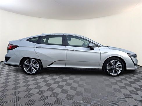 Certified 2018 Honda Clarity Touring image 7