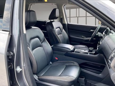 Used 2022 Nissan Pathfinder SL FWD image 28