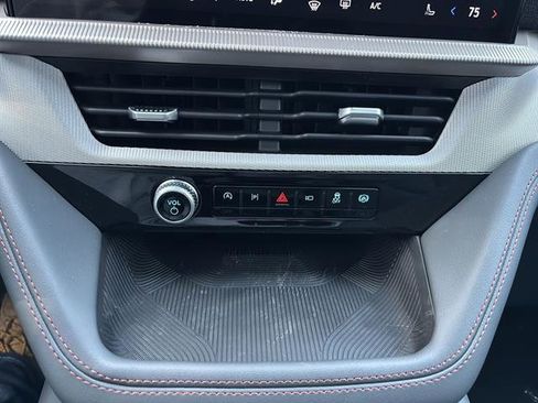 New 2025 Ford Explorer Active w/ Active Comfort Package image 23