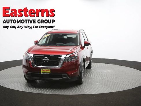 Used 2025 Nissan Pathfinder SV FWD image 53