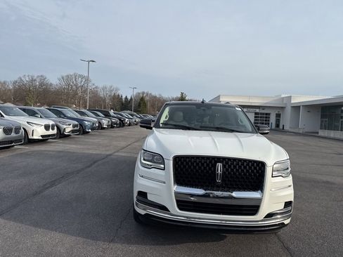 Used 2023 Lincoln Navigator L Black Label image 2