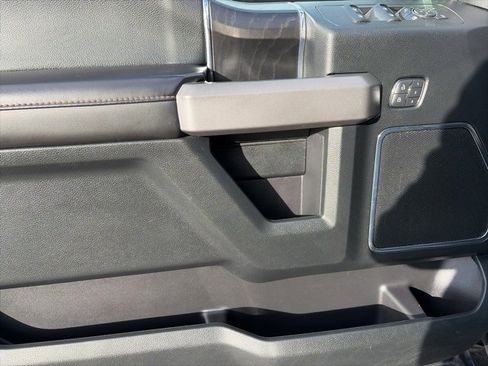 Used 2019 Ford F150 Platinum w/ Equipment Group 701A Luxury image 18