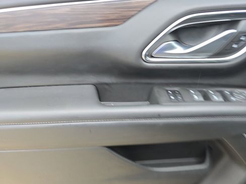 Used 2022 Chevrolet Tahoe LT w/ Luxury Package image 19