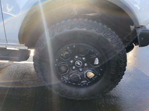 Used 2023 Ford Bronco Wildtrak image 9