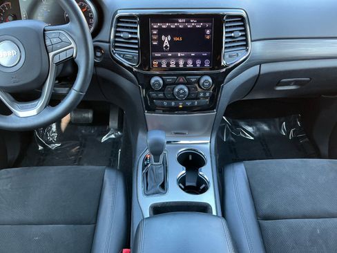 Used 2019 Jeep Grand Cherokee Altitude image 10
