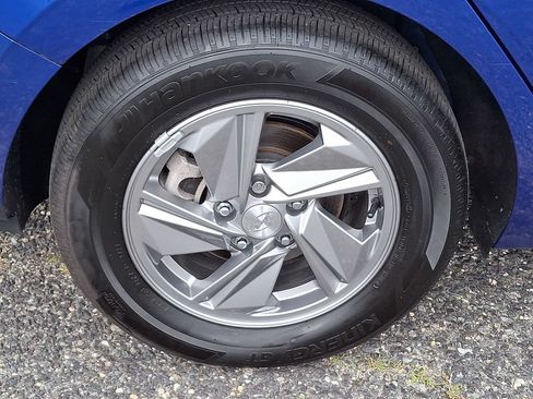 Used 2025 Hyundai Elantra SE FWD image 32