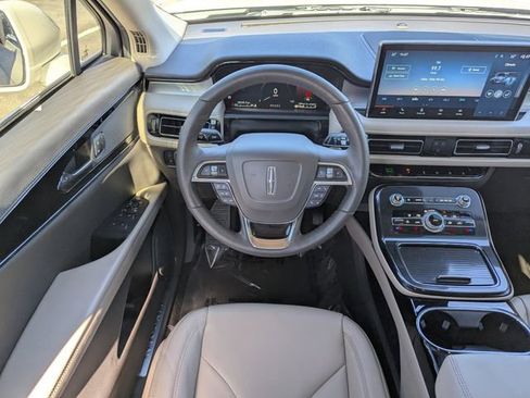 Used 2022 Lincoln Nautilus FWD image 15