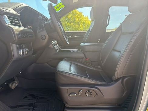 Used 2023 GMC Yukon XL Denali AWD/4WD image 10